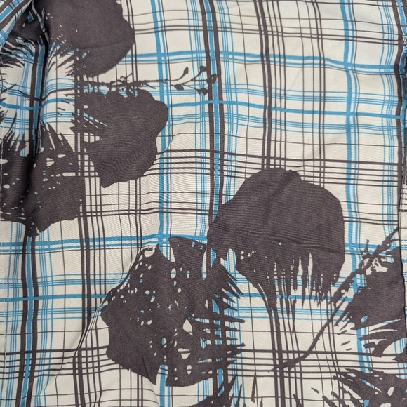 Airwalk Medium Board Shorts Super Condition Floral/Plaid Design - Picture 3 of 7